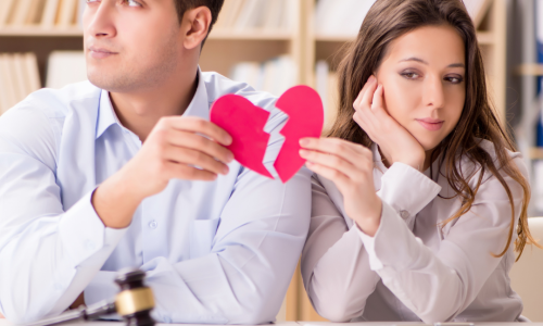 Descubra os sinais de um relacionamento desgastado e aprenda a revitalizar a conexão com seu parceiro. Construa uma relação mais saudável e feliz!"
